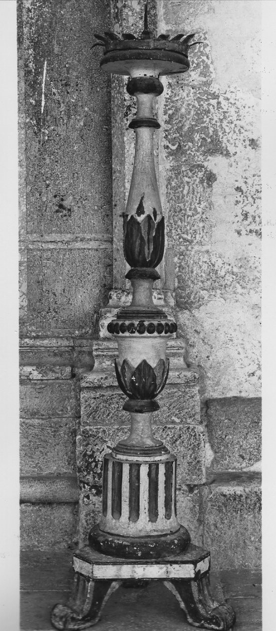 candeliere, opera isolata - bottega umbra (sec. XVIII)