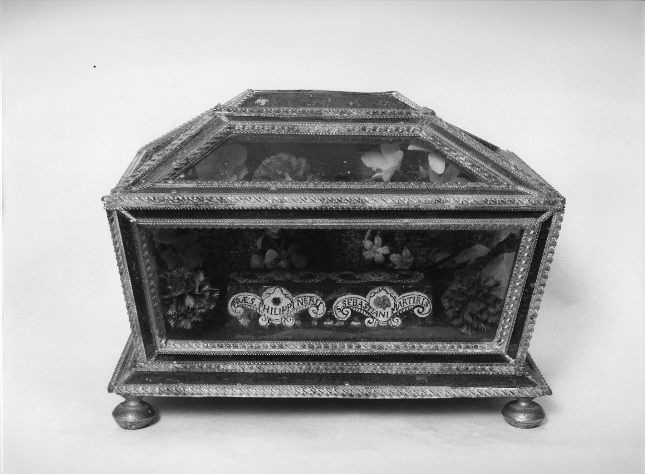 reliquiario a teca, opera isolata - bottega umbra (sec. XVIII)