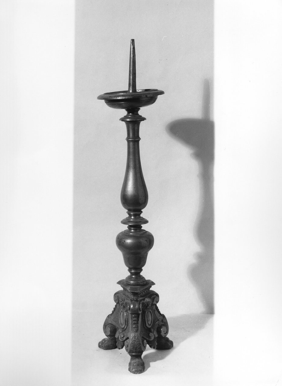 candeliere, opera isolata - bottega umbra (prima metà sec. XVIII)