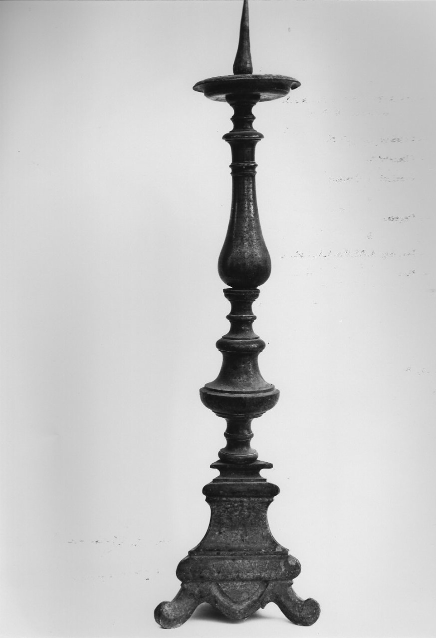 candeliere, serie - bottega umbra (sec. XVIII)