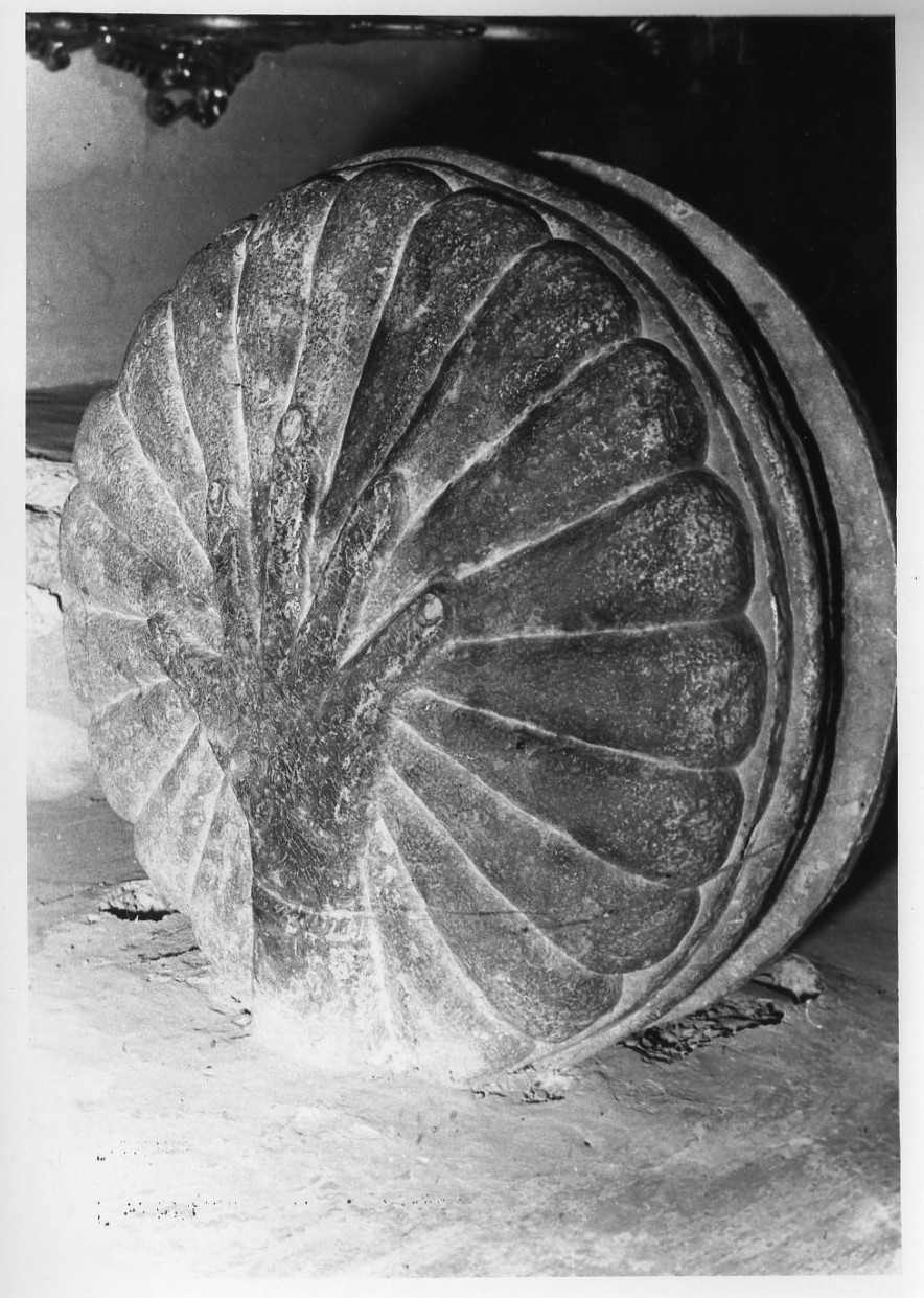 Sant'Andrea (acquasantiera, opera isolata) - bottega Italia centrale (fine sec. XVI)