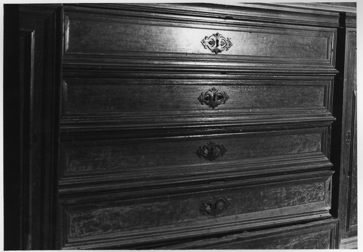 credenza, opera isolata - bottega Italia centrale (sec. XVII)