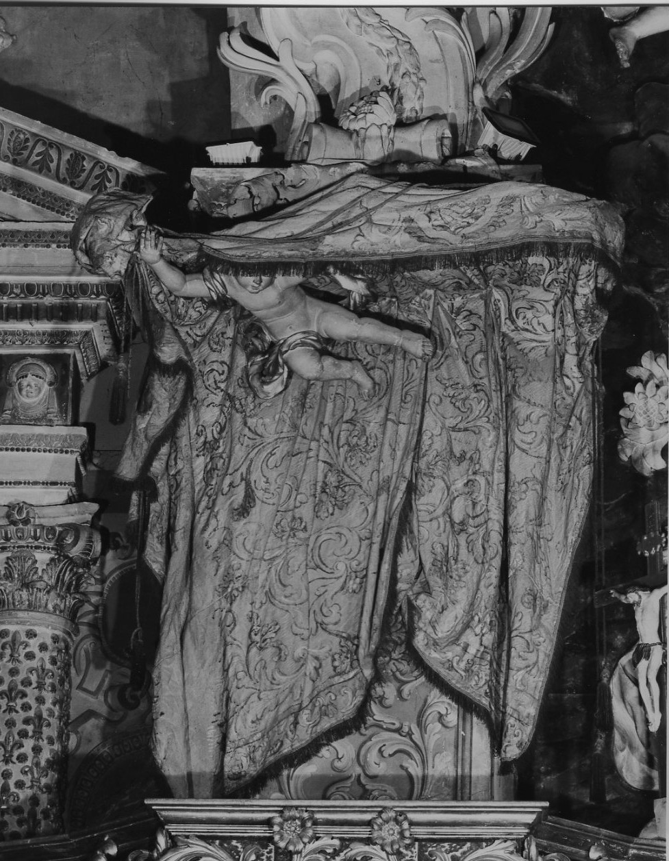fastigio d'altare, elemento d'insieme - bottega Italia centrale (sec. XVII)
