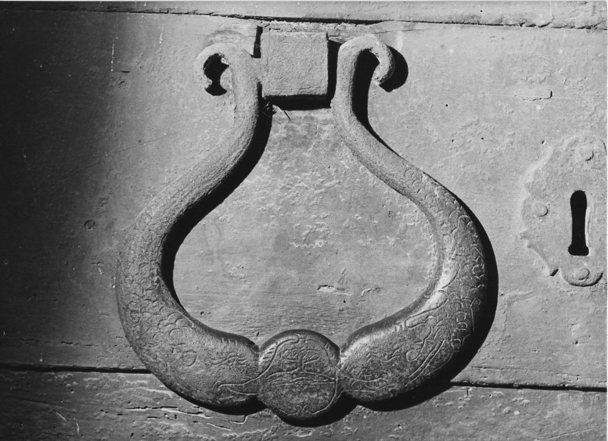 maniglia di porta, coppia - bottega umbra (sec. XVI)