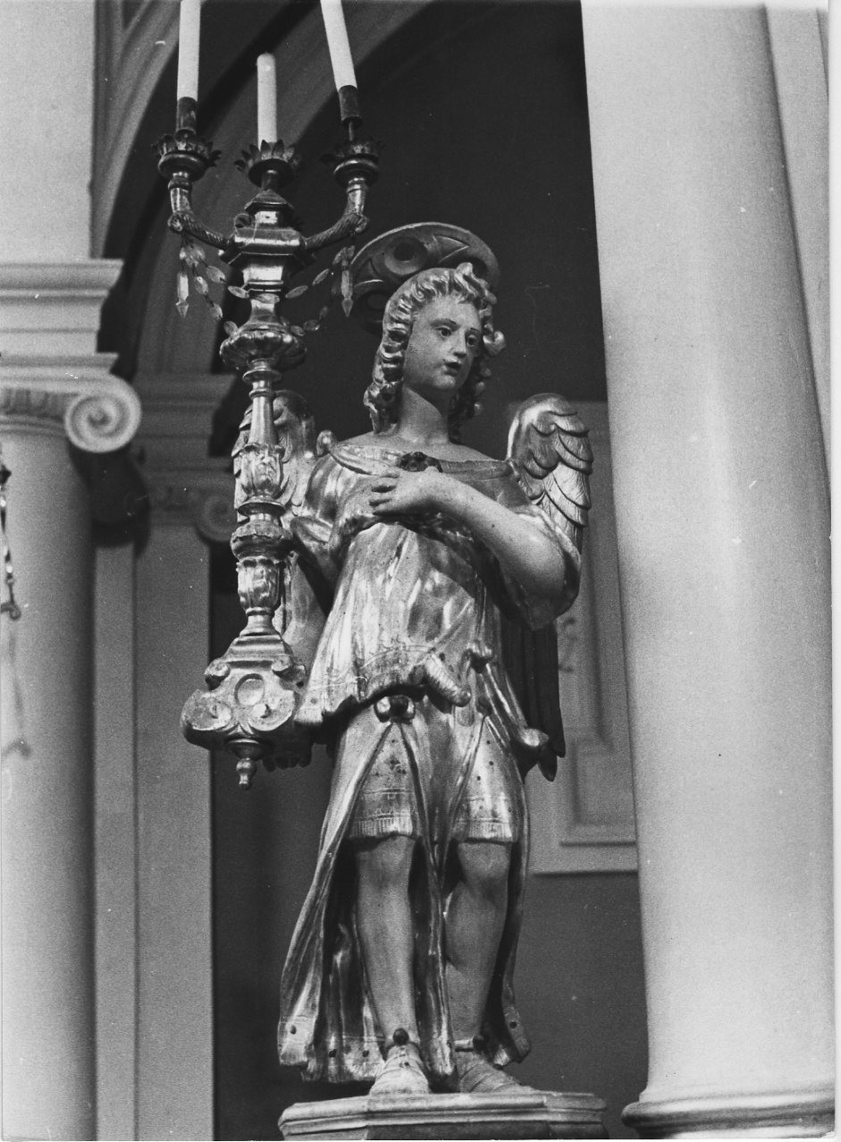 angeli portacandelabri (statuetta portacandelabro, elemento d'insieme) - bottega italiana (sec. XVII)