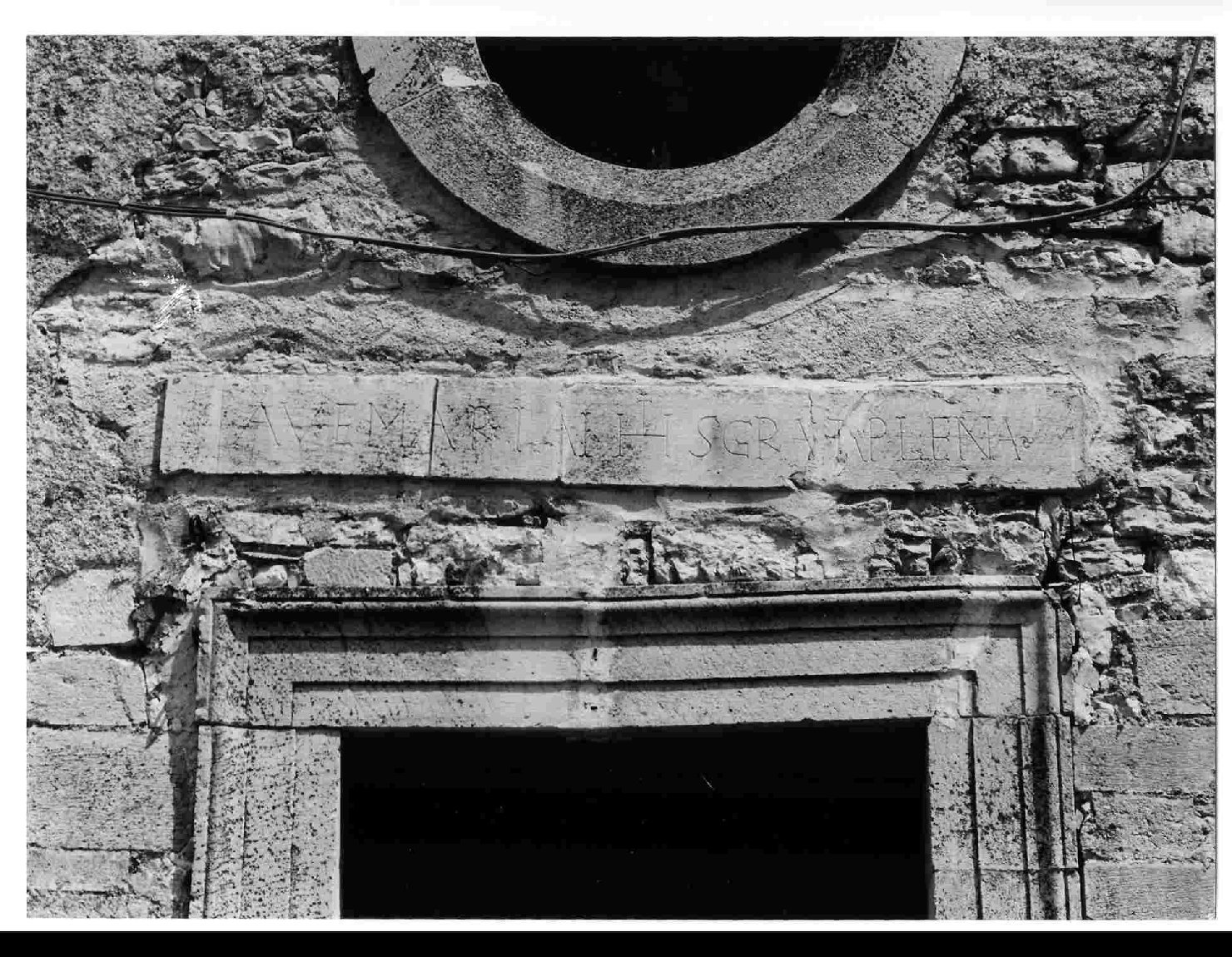 architrave, opera isolata - bottega umbra (seconda metà sec. XVI)