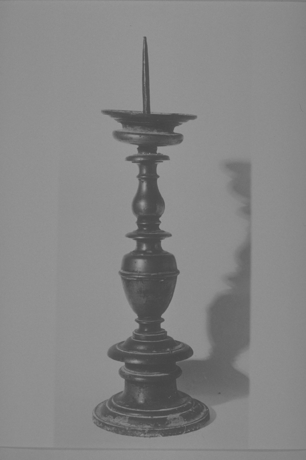 candeliere, opera isolata - bottega umbra (prima metà sec. XVII)
