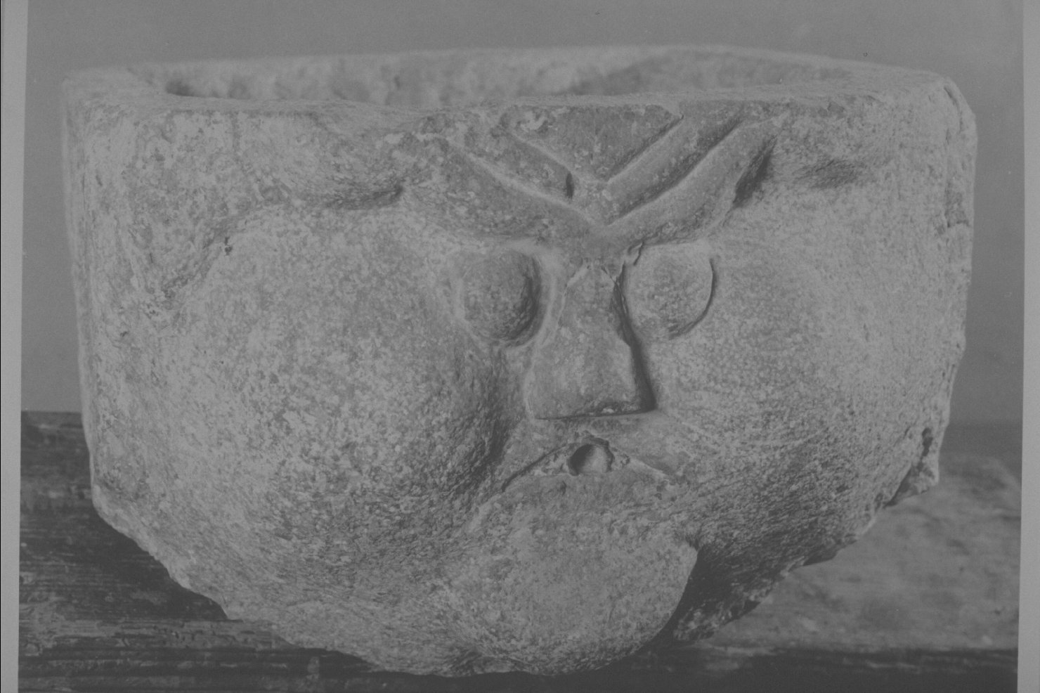 lavabo da sacrestia, opera isolata - bottega umbra (sec. XVI)