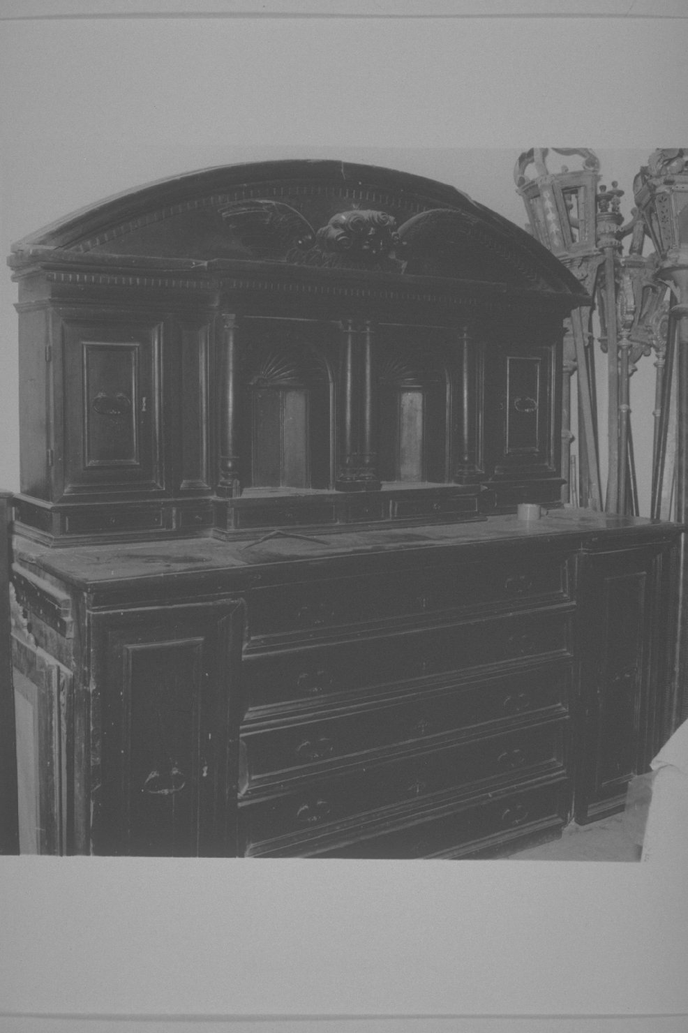 armadio da sacrestia, opera isolata - bottega umbra (sec. XVI)