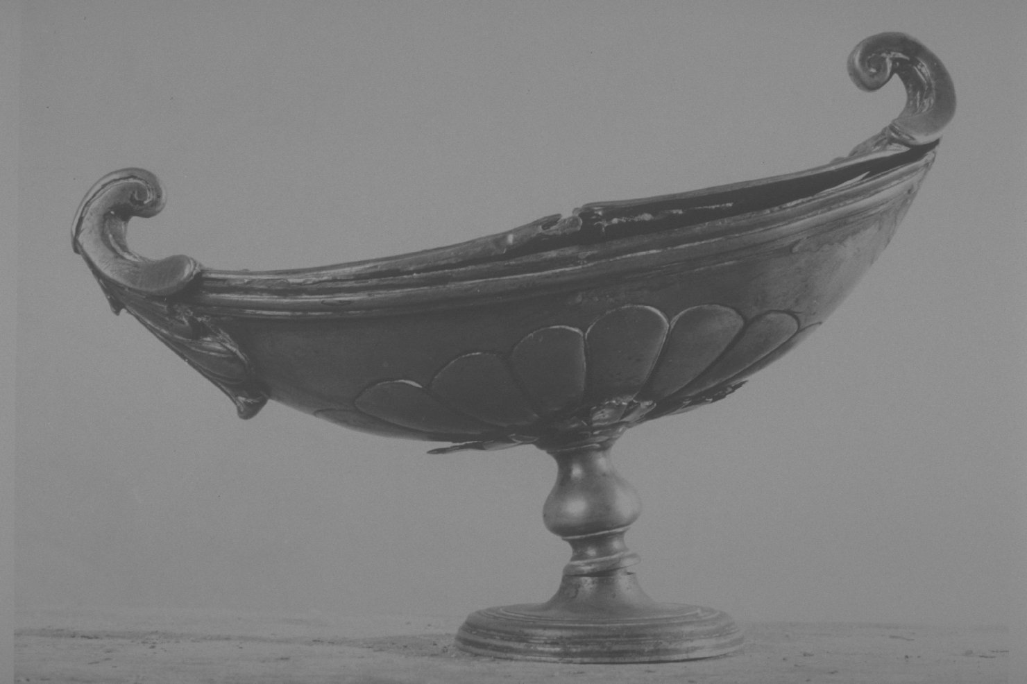 navicella portaincenso, opera isolata - bottega umbra (secc. XVI/ XVII)