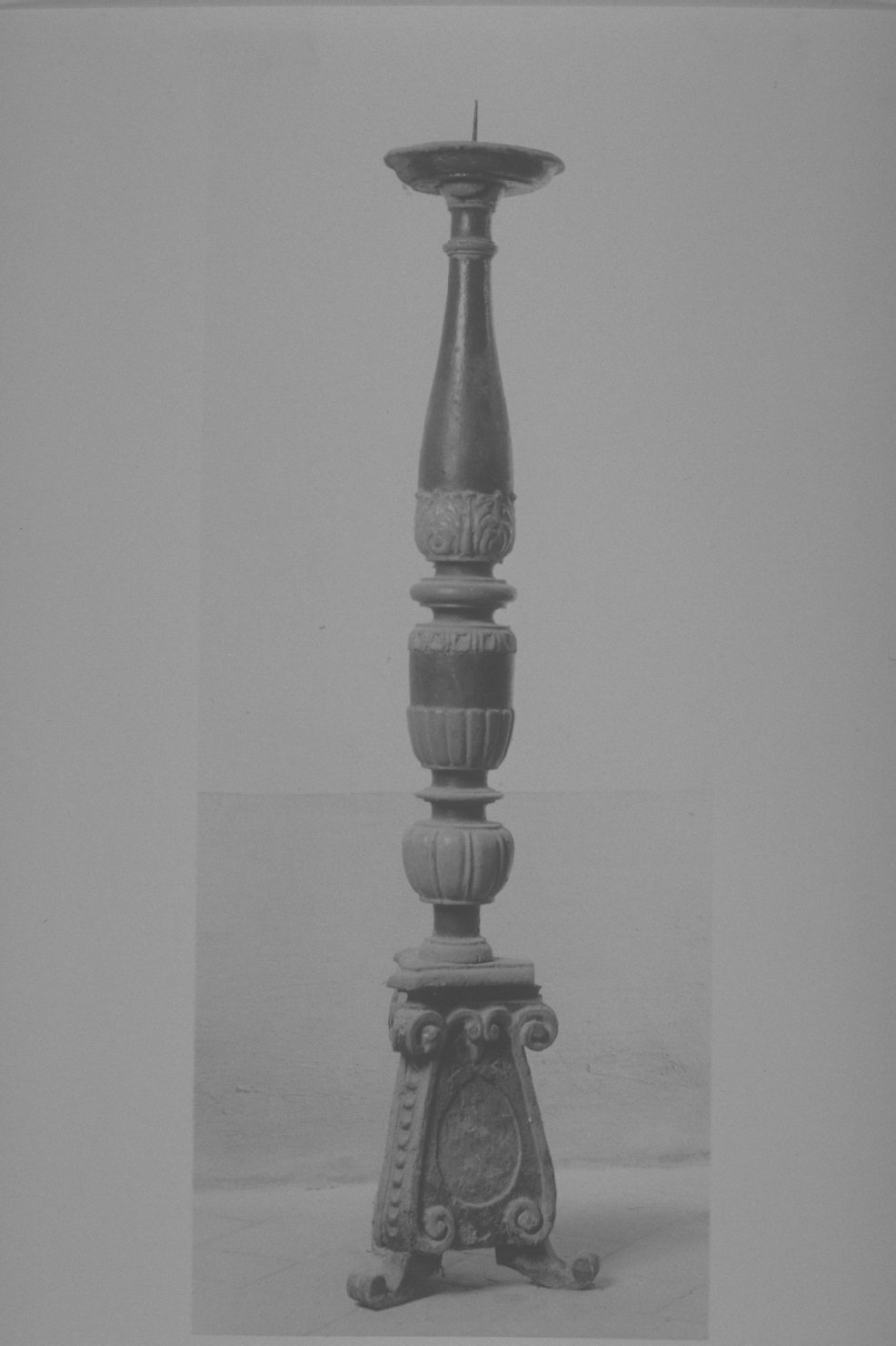 candelabro, opera isolata - bottega umbra (sec. XVII)