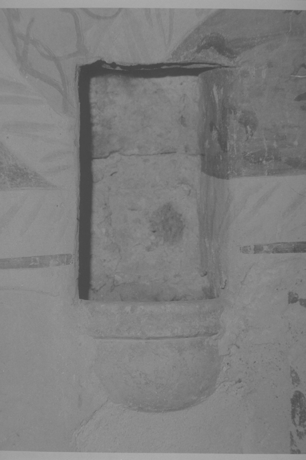 acquasantiera, opera isolata - bottega umbra (sec. XV)