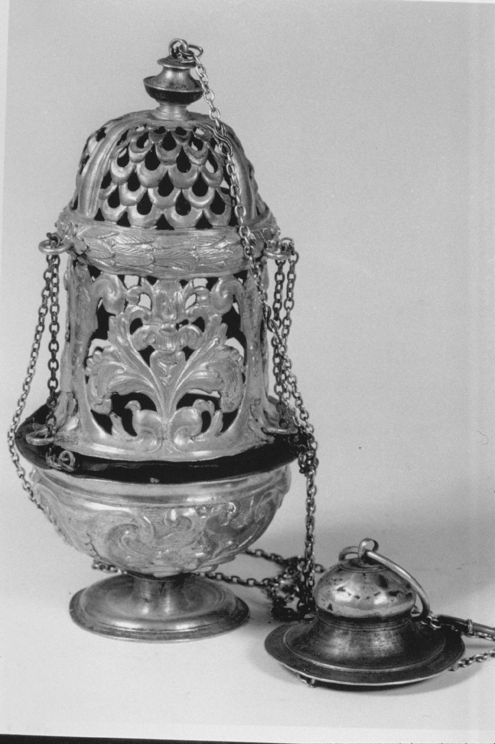 turibolo, elemento d'insieme - bottega umbra (sec. XVII)