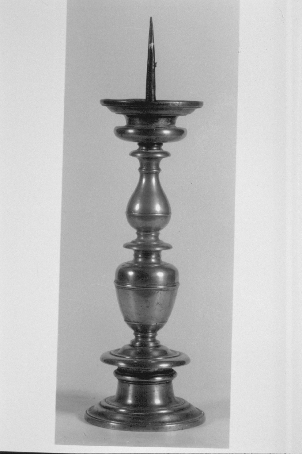 candelabro, opera isolata - bottega umbra (prima metà sec. XVII)