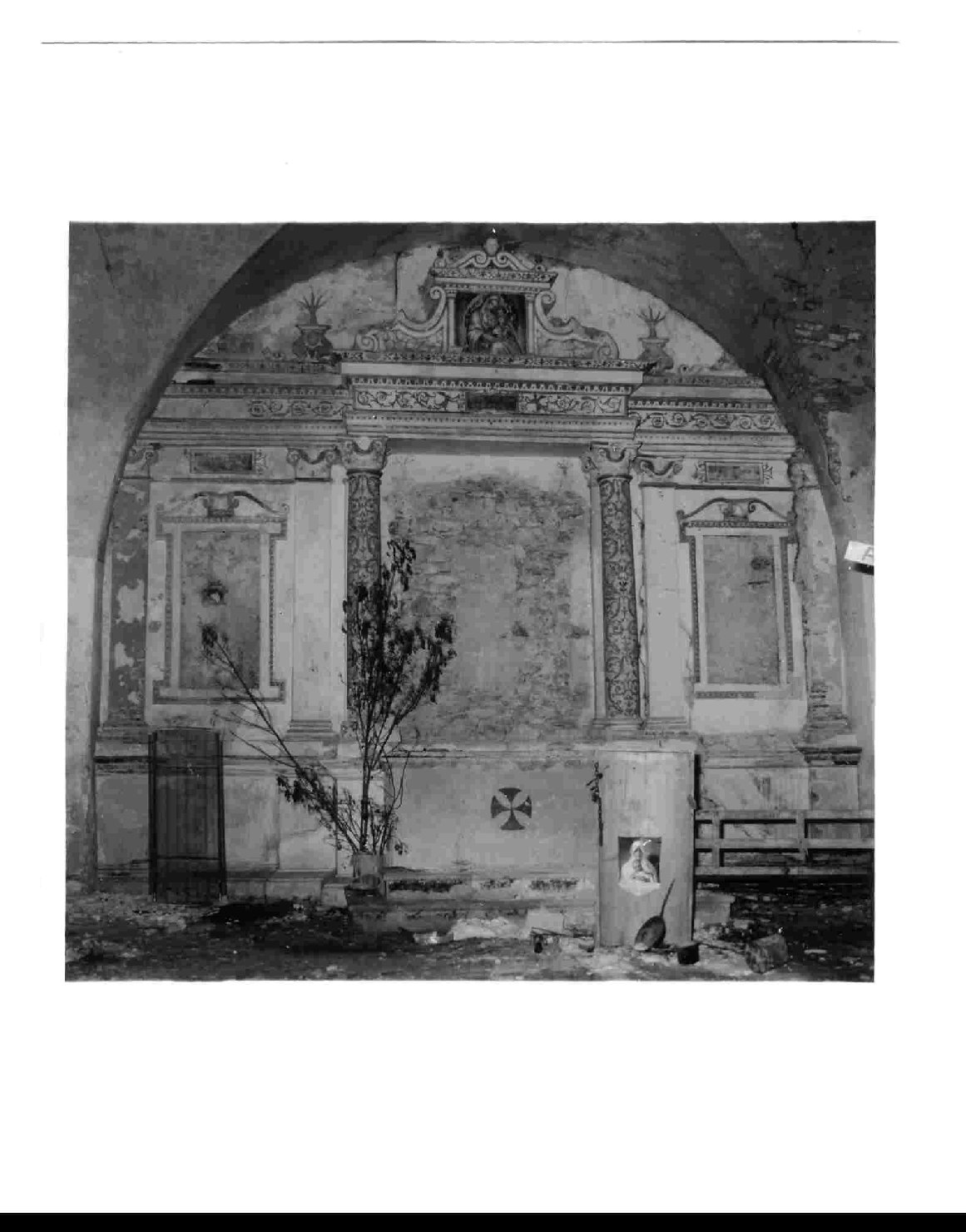 mostra d'altare, complesso decorativo - bottega umbra (seconda metà sec. XVI)