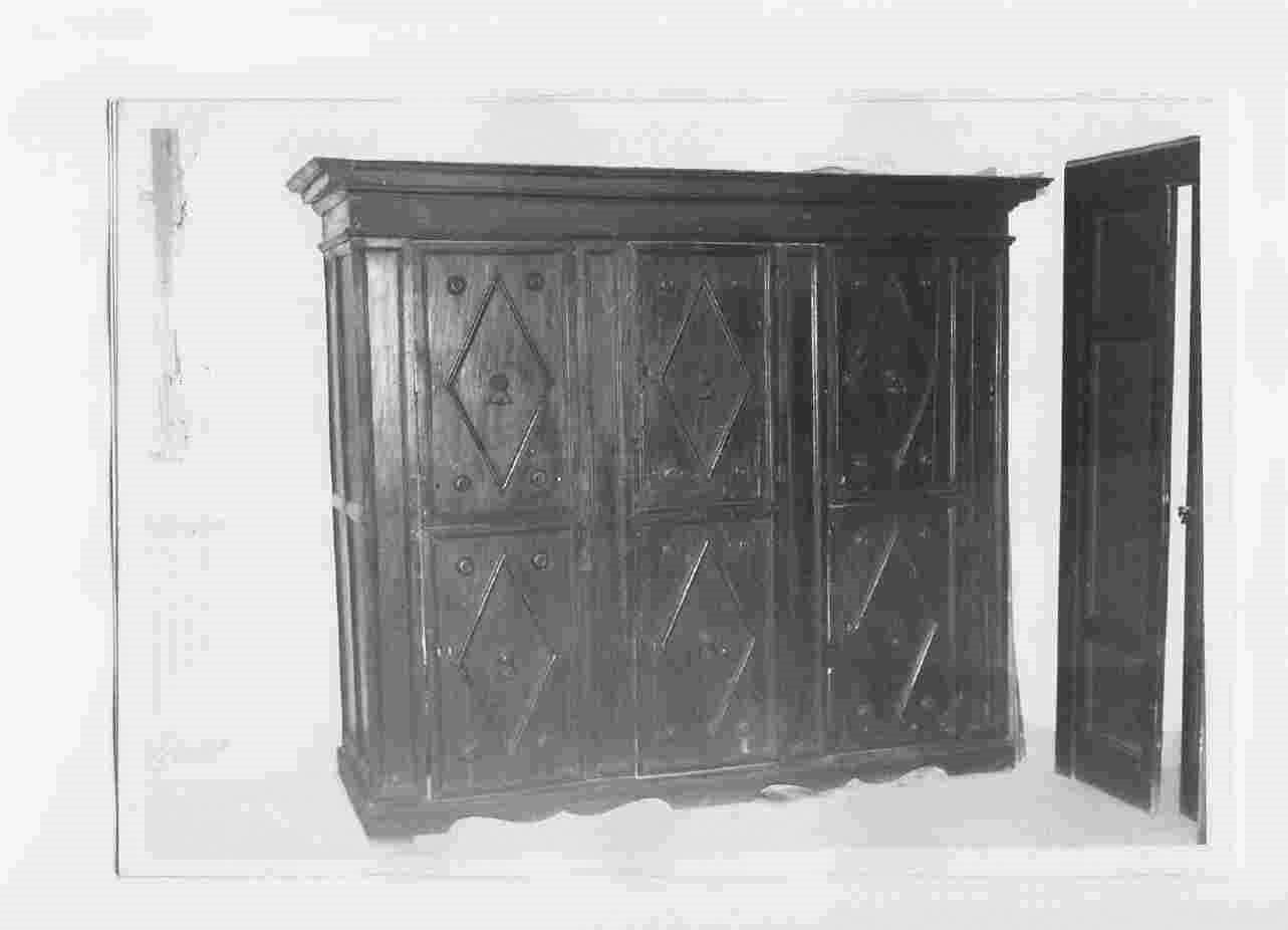 armadio, opera isolata - bottega Italia centrale (sec. XVI)