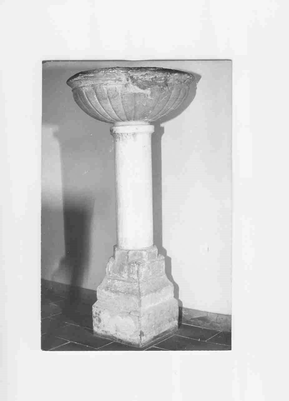 acquasantiera, opera isolata - bottega Italia centrale (metà sec. XVI)