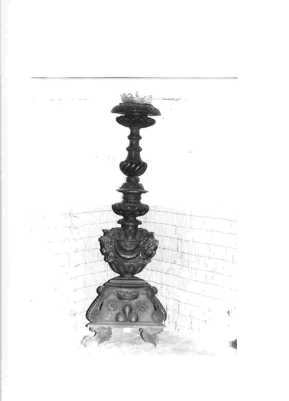 candeliere, opera isolata - bottega Italia centrale (sec. XVIII)