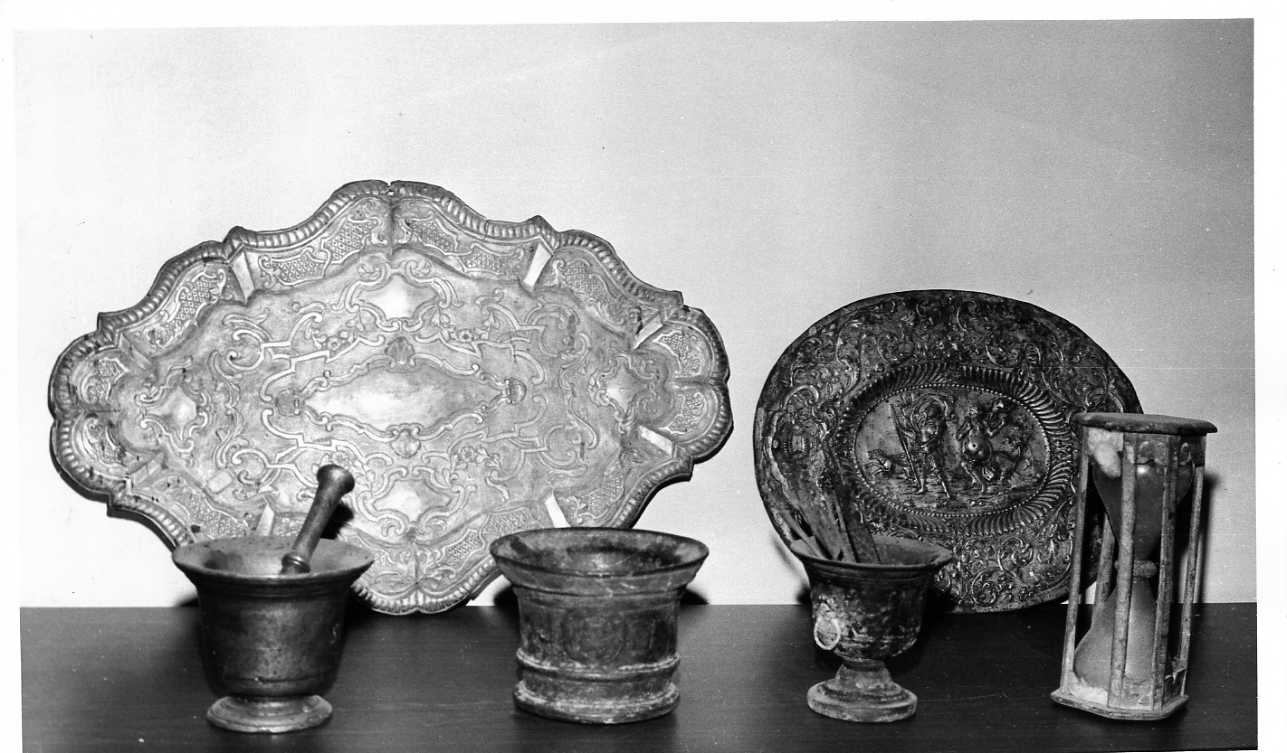 vassoio, opera isolata - bottega umbra (sec. XIX)