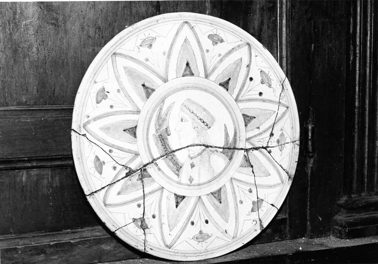 piatto, opera isolata - bottega umbra (secc. XV/ XVI)