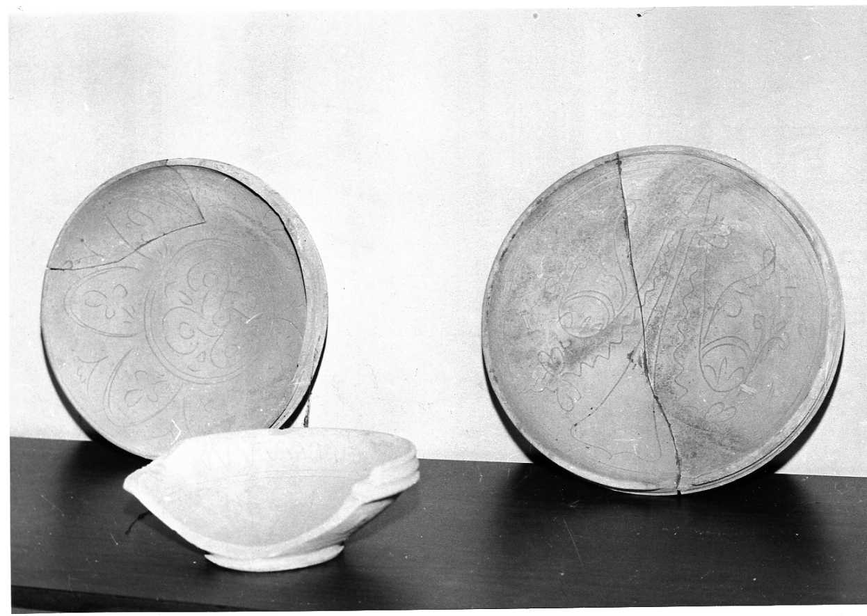 piatto, opera isolata - bottega umbra (secc. XVI/ XVIII)