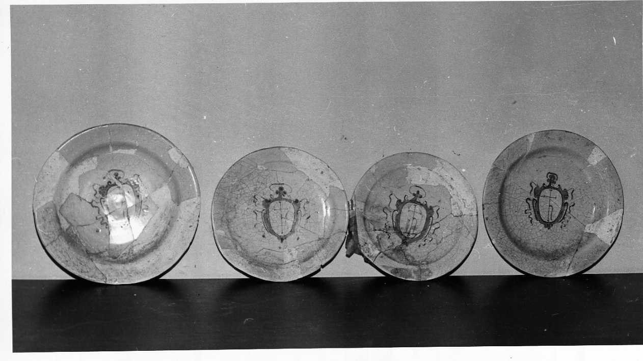 piatto, coppia - bottega umbra (secc. XVI/ XVIII)