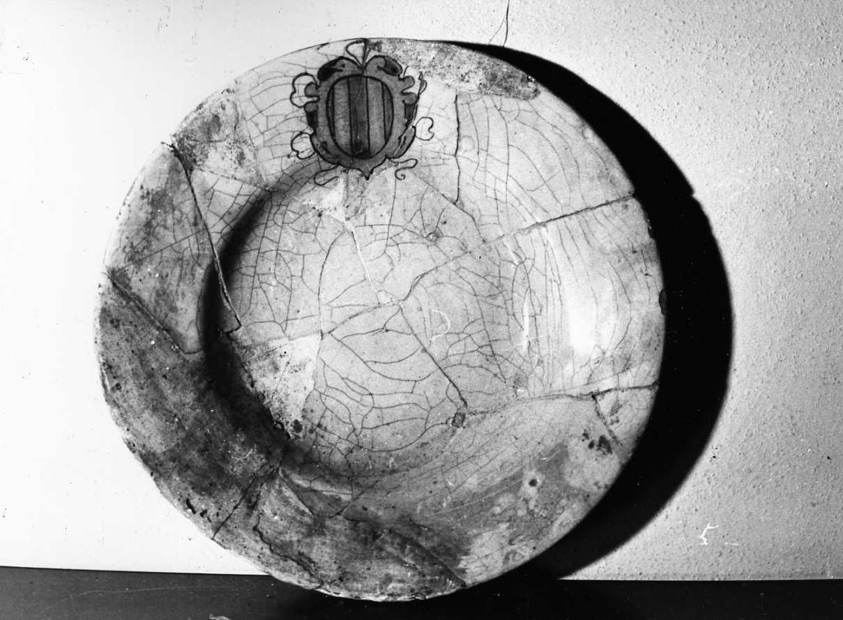 piatto, opera isolata - bottega umbra (sec. XVII)