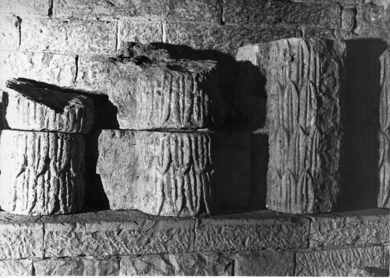 colonna, frammento - bottega Italia centrale (secc. XIII/ XV)