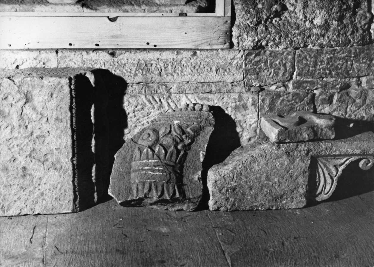 decorazione plastica, opera isolata - bottega Italia centrale (sec. XIV)