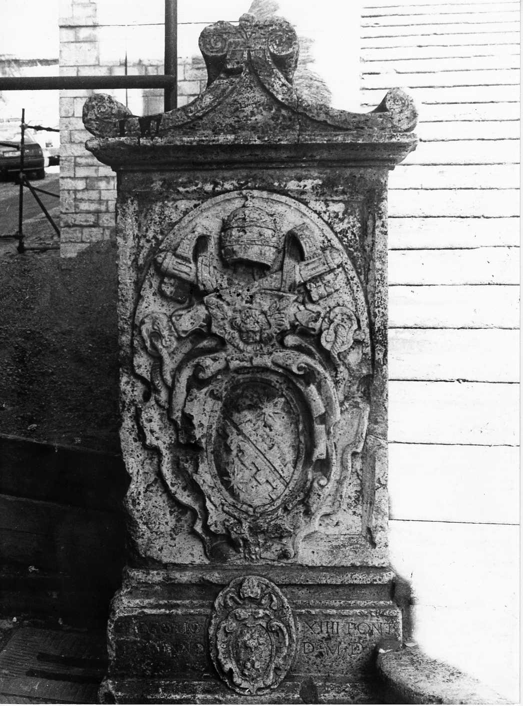 stemma (decorazione plastica, opera isolata) - bottega Italia centrale (fine sec. XVI)