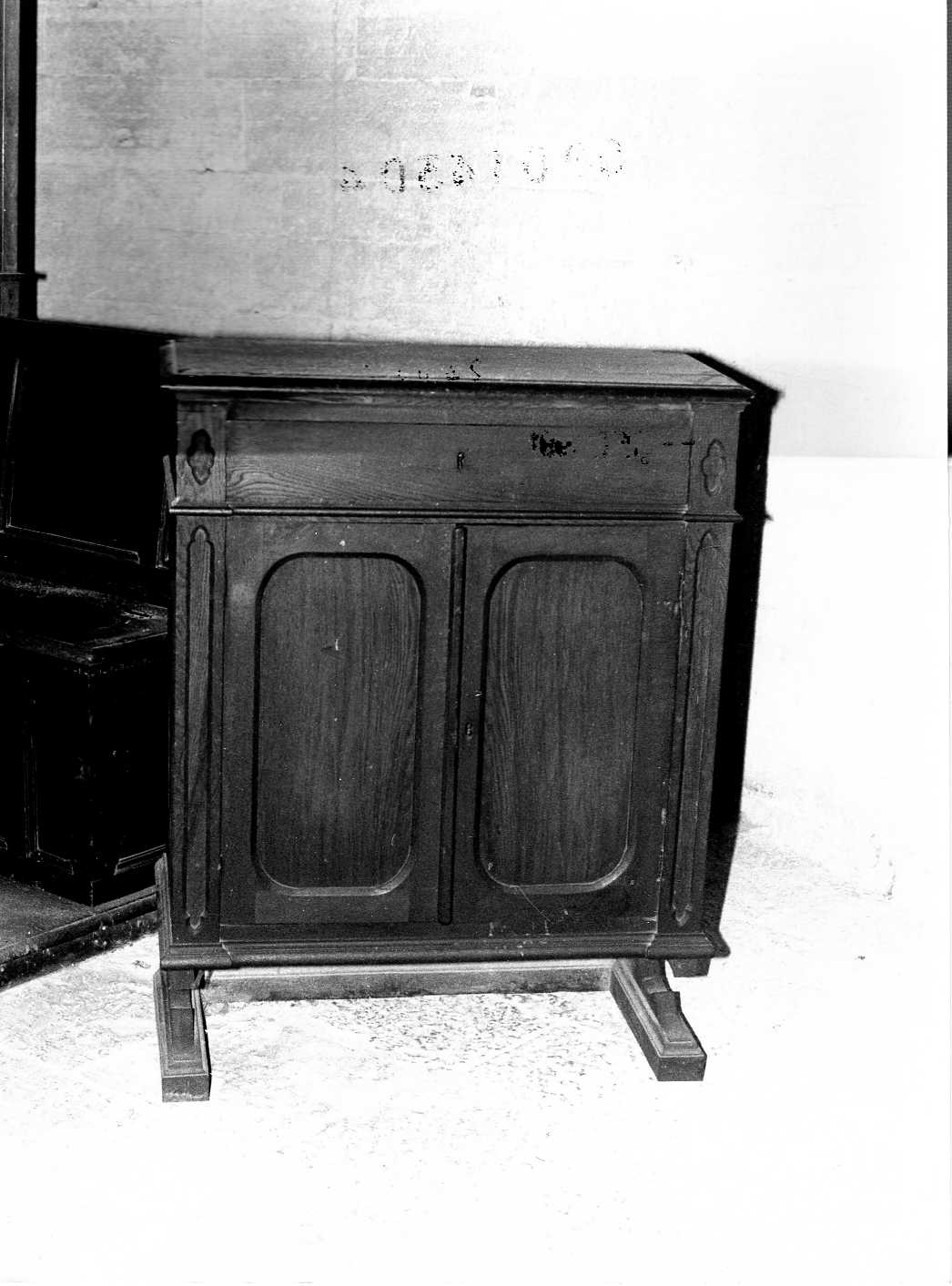 credenza - bottega Italia centrale (metà sec. XX)