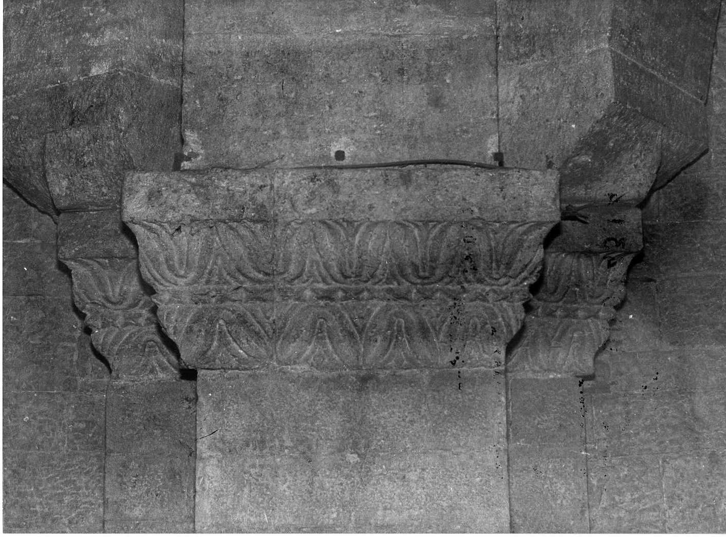 capitello - bottega Italia centrale (sec. XI)