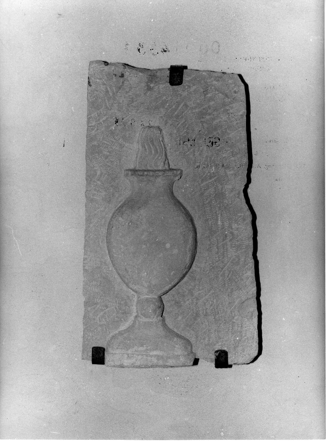 decorazione plastica, frammento - bottega Italia centrale (sec. XVII)