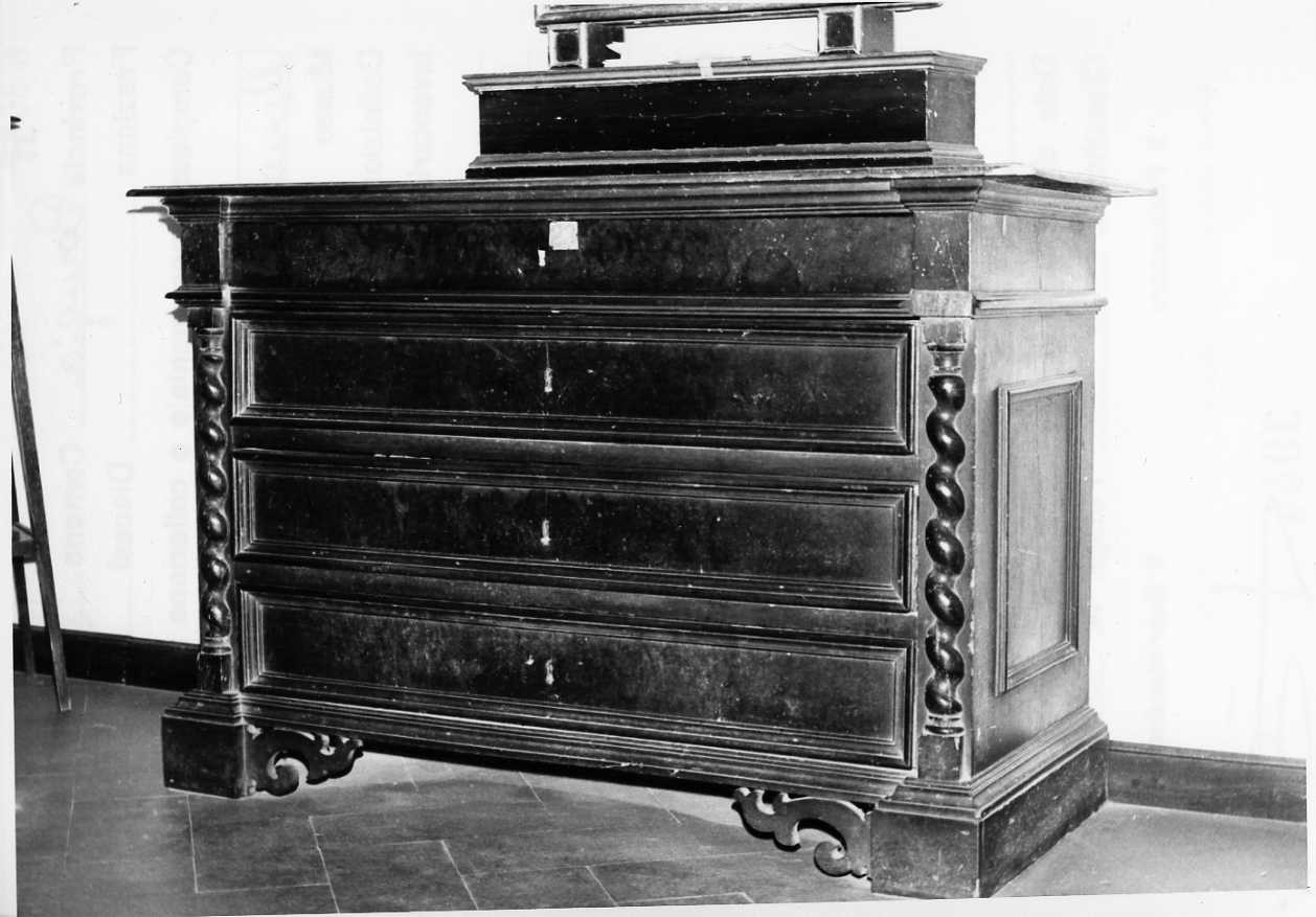 cassettone, opera isolata - bottega umbra (sec. XVIII)