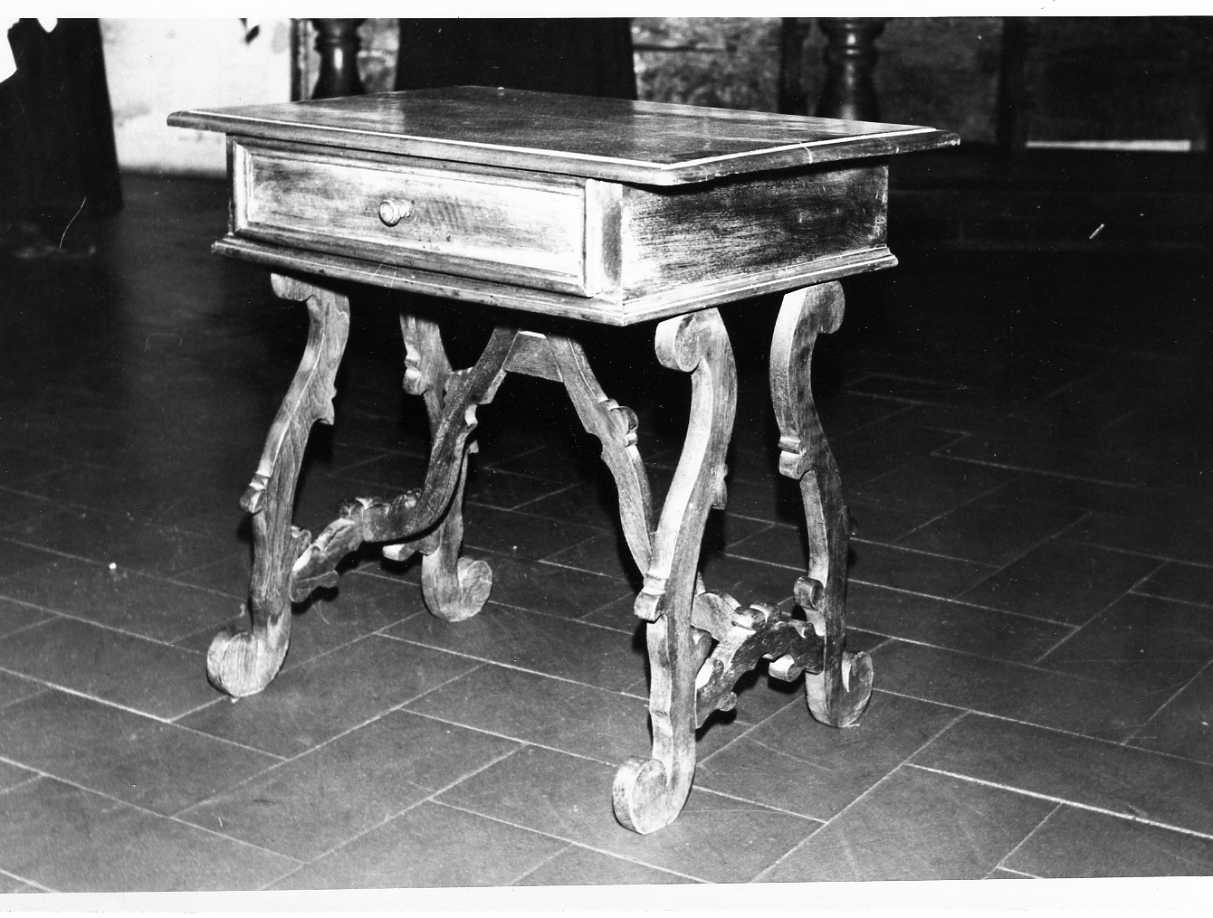 tavolino, opera isolata - bottega umbra (sec. XVII)