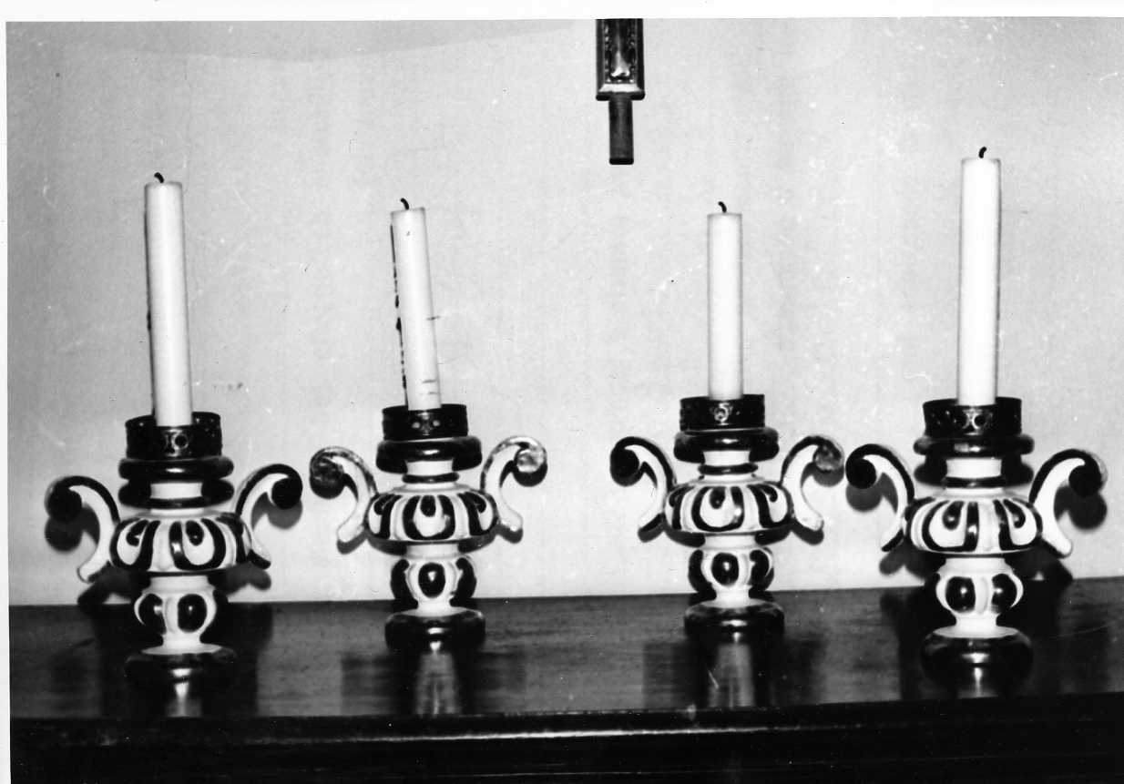 vaso d'altare con composizione floreale, serie - bottega umbra (sec. XIX)