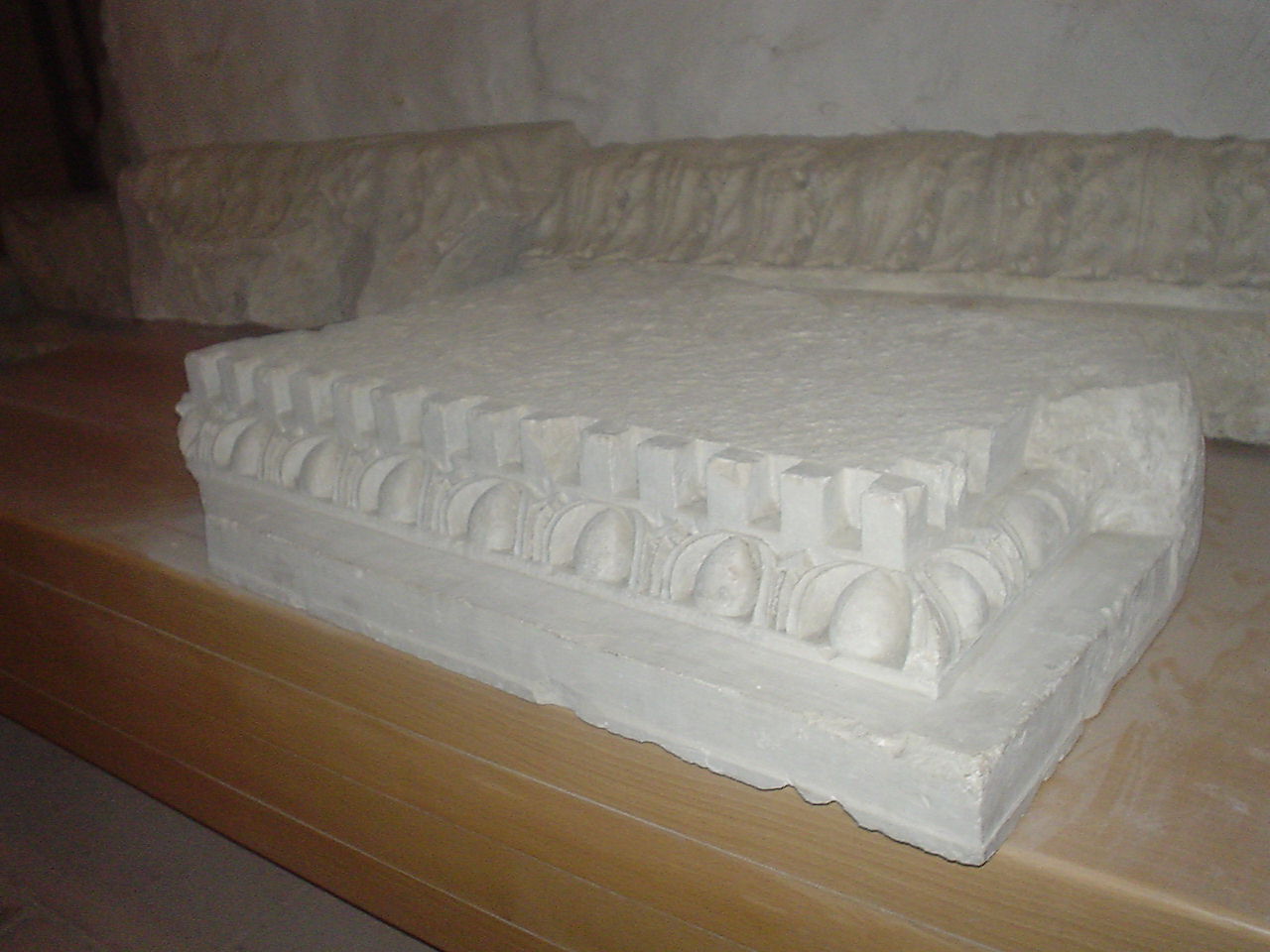 cornice, frammento - bottega lombarda (prima metà sec. XVI)