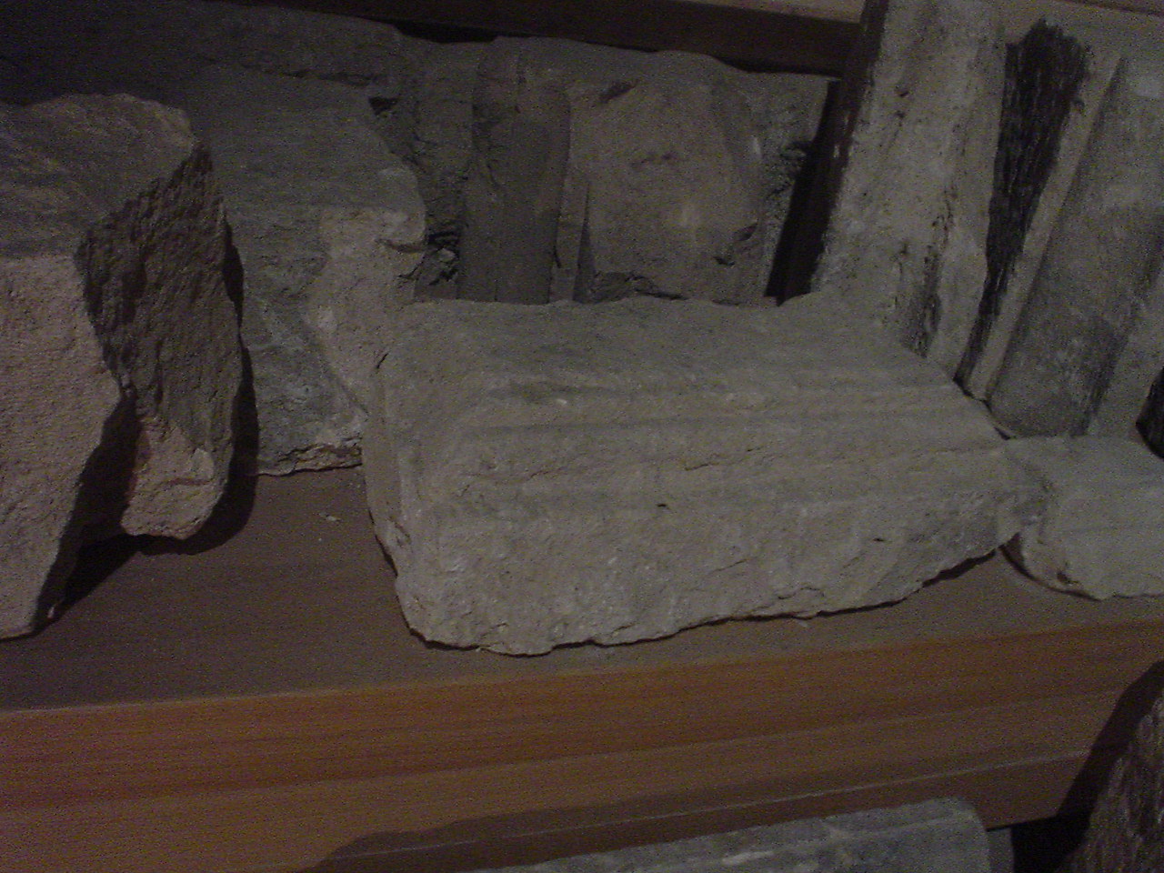 Frammento (e) (decorazione plastica, frammento) - bottega Italia centrale (secc. XII/ XIV)