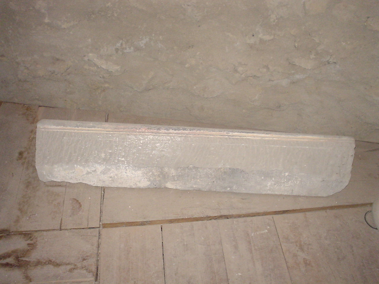 cornice, frammento - bottega Italia centrale (secc. III/ XV)