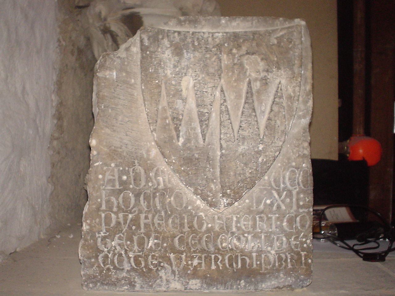 scudo (lastra, opera isolata) - bottega Italia centrale (sec. XIV)