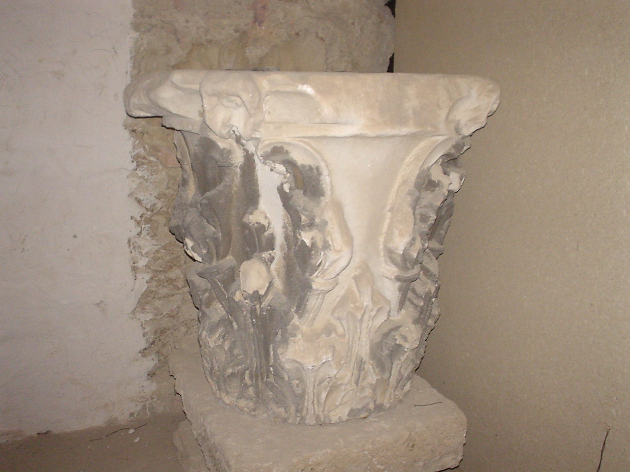 capitello, frammento - bottega italiana (sec. III)