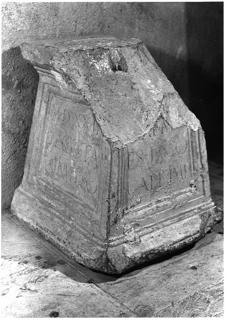 pedana, elemento d'insieme - bottega Italia centrale (sec. XVI)