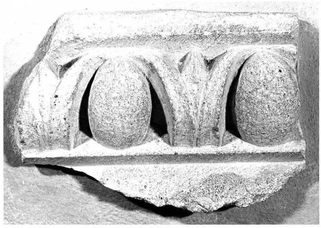 decorazione plastica, frammento - bottega Italia centrale (secc. XVI/ XVII)