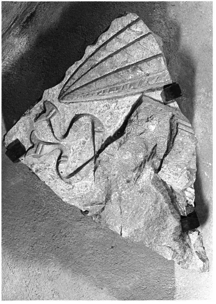 decorazione plastica, frammento - bottega Italia centrale (sec. XV)