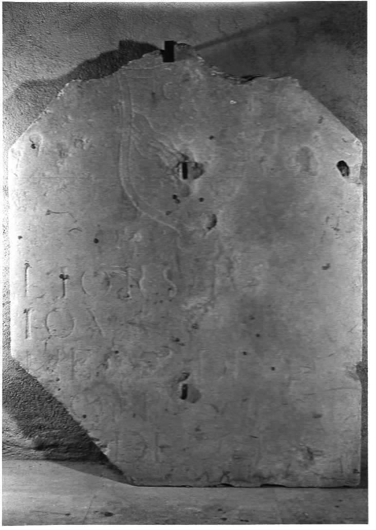 lapide tombale, frammento - bottega Italia centrale (sec. XV)