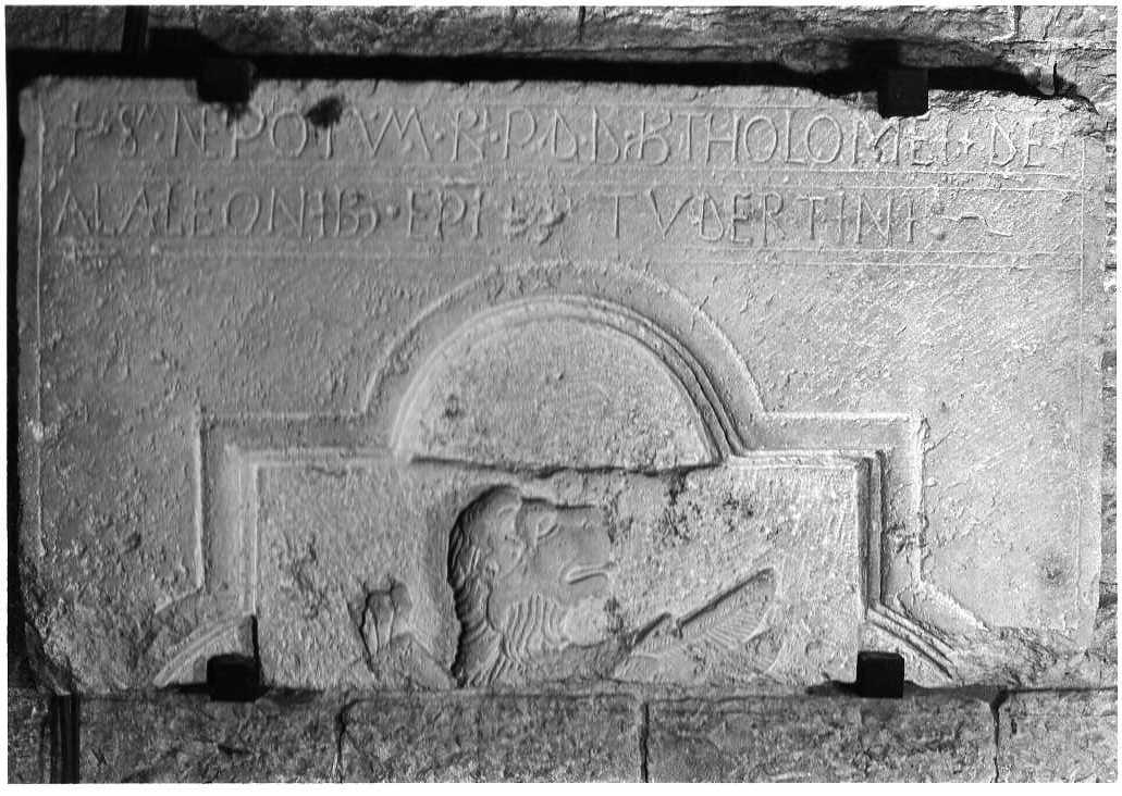 lapide tombale - a muro, frammento - bottega Italia centrale (sec. XV)