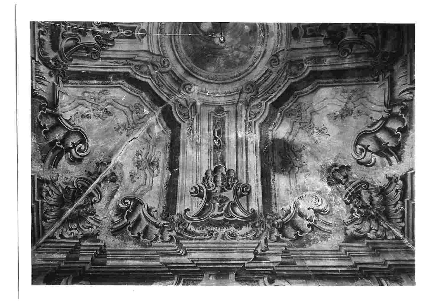 Motivi vegetali e volute (dipinto, opera isolata) - ambito Italia centrale (sec. XVII)