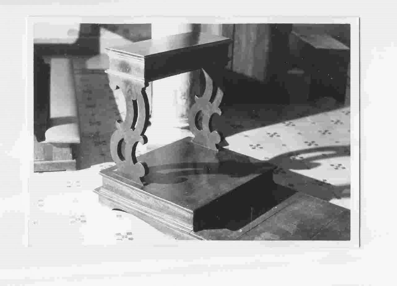 inginocchiatoio, opera isolata - bottega umbra (sec. XVII)