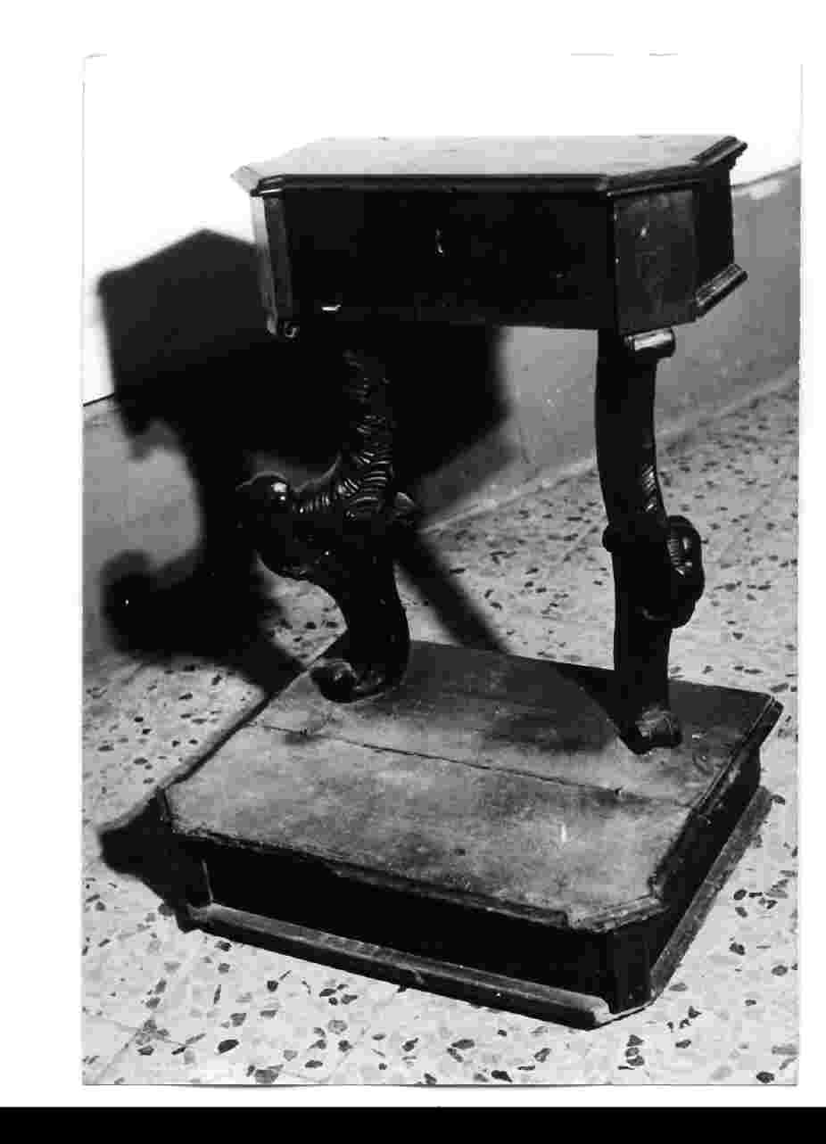 inginocchiatoio, opera isolata - bottega Italia centrale (sec. XVIII)