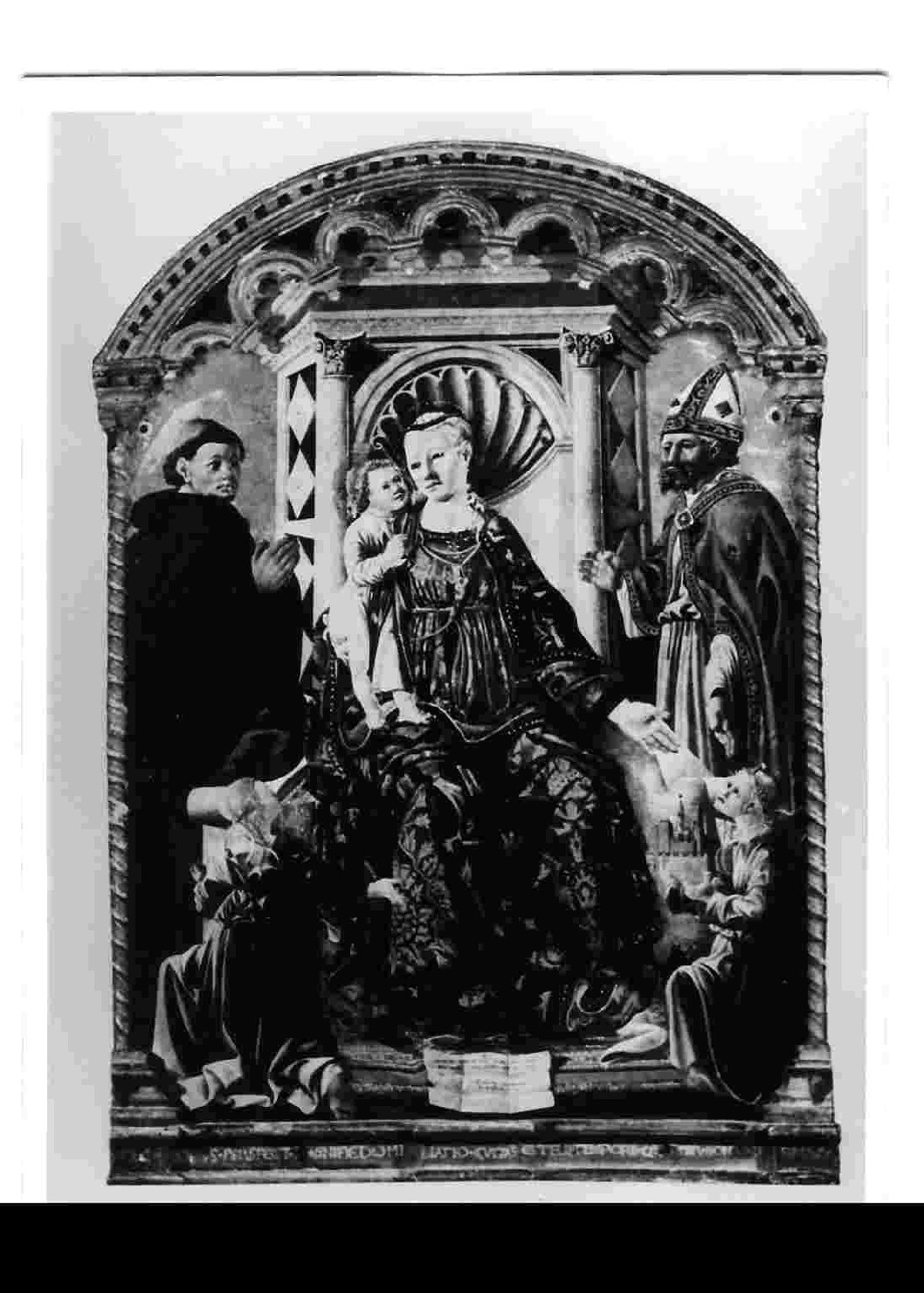 Madonna delle Grazie, Madonna con Bambino tra S. Florido e S. Filippo Benizzi (dipinto, opera isolata) di Giovanni da Piamonte (sec. XV)